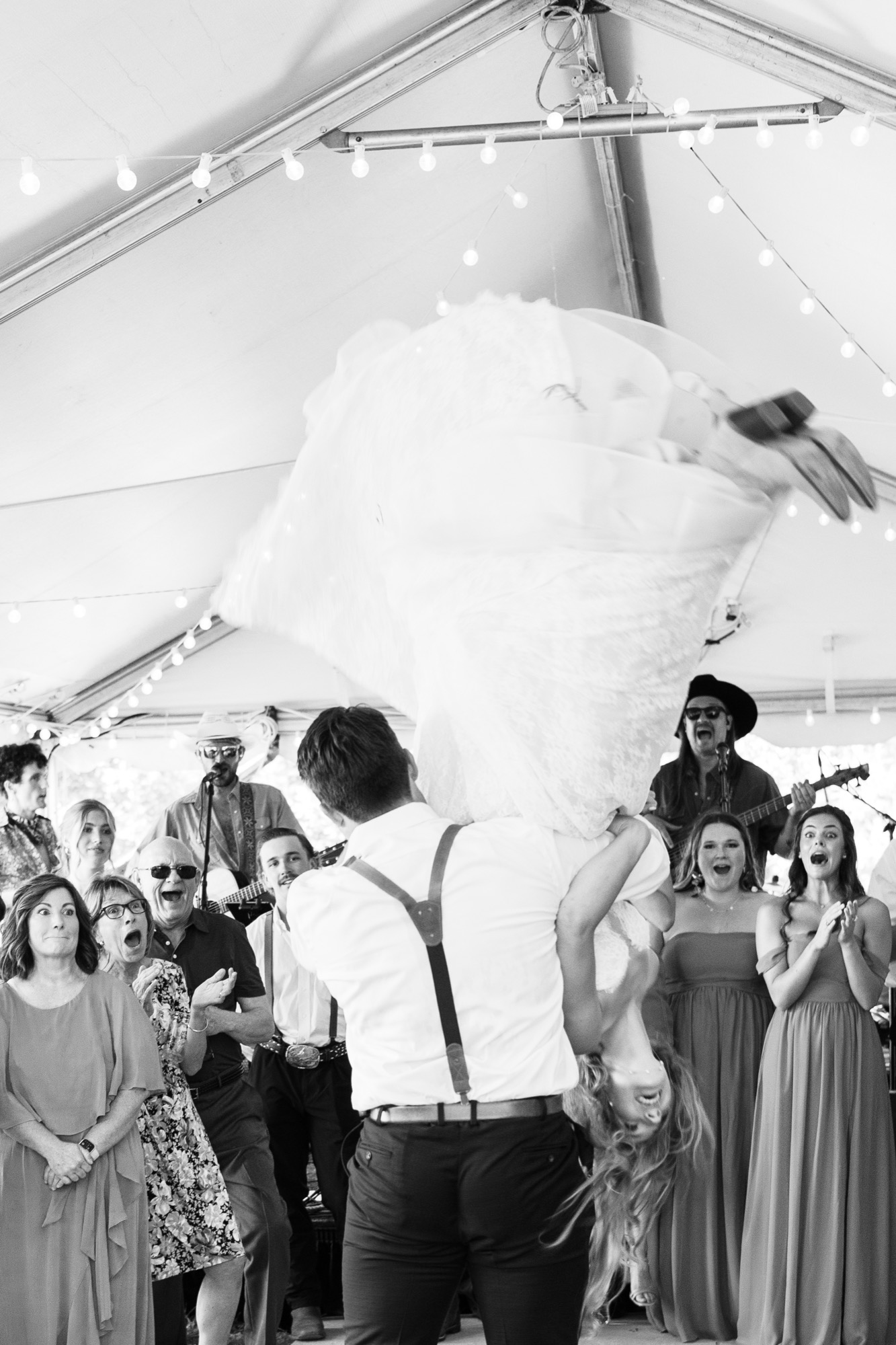 The bouquet toss, in black and white