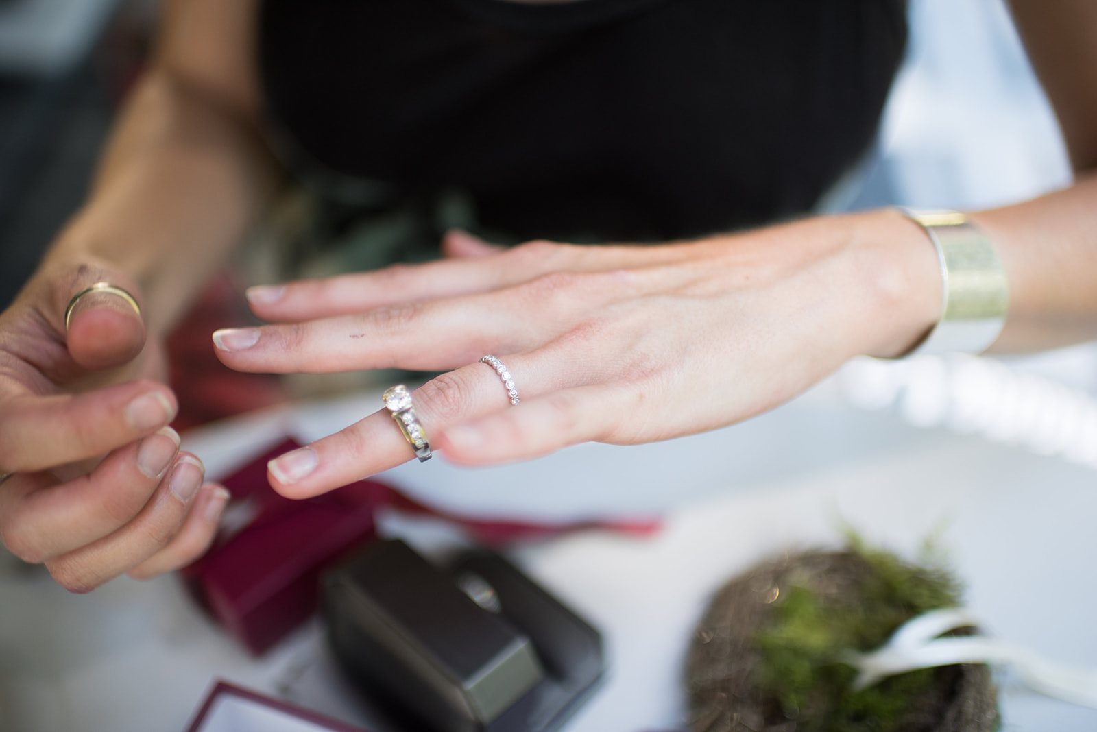 Rings on the bride's hand